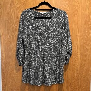 Chic Black and White Patterned Blouse